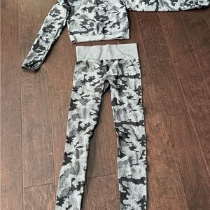 New Mix Kids Camouflage Leggings in Gray and Black